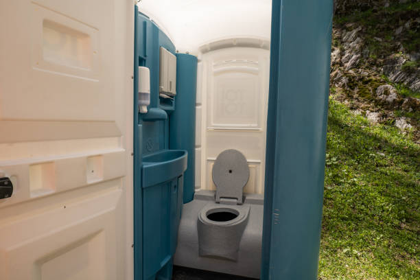 Best Portable Toilet Rental for Emergency Services  in Roslyn Estates, NY